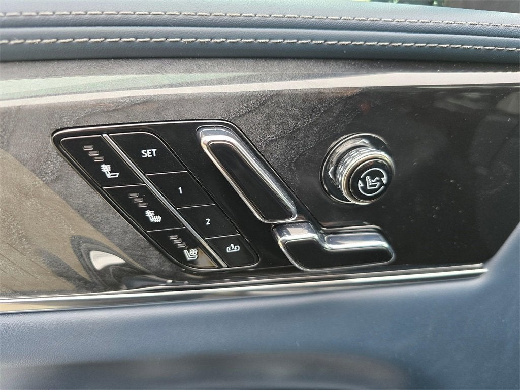 2025 Cadillac ESCALADE IQ Luxury 2