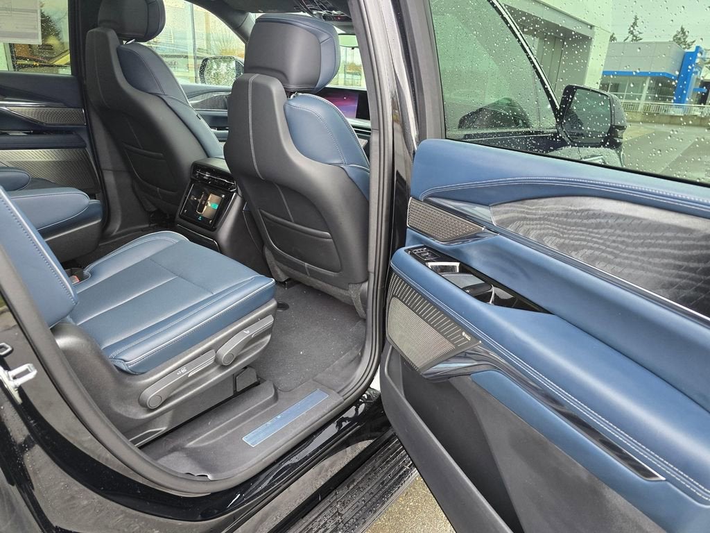 2025 Cadillac ESCALADE IQ Luxury 2