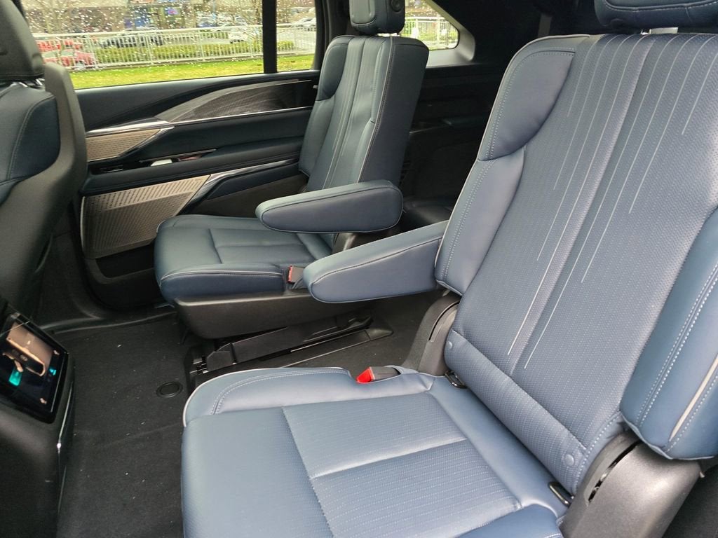 2025 Cadillac ESCALADE IQ Luxury 2