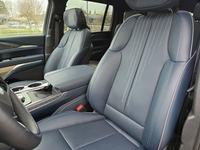 2025 Cadillac ESCALADE IQ Luxury 2