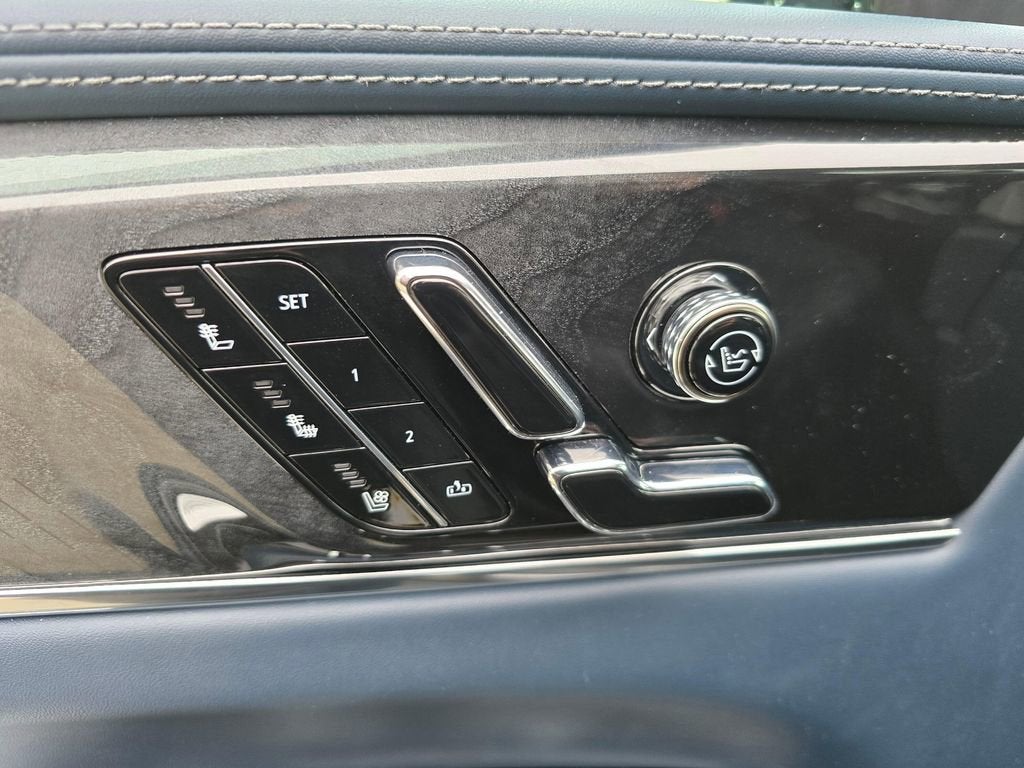 2025 Cadillac ESCALADE IQ Luxury 2