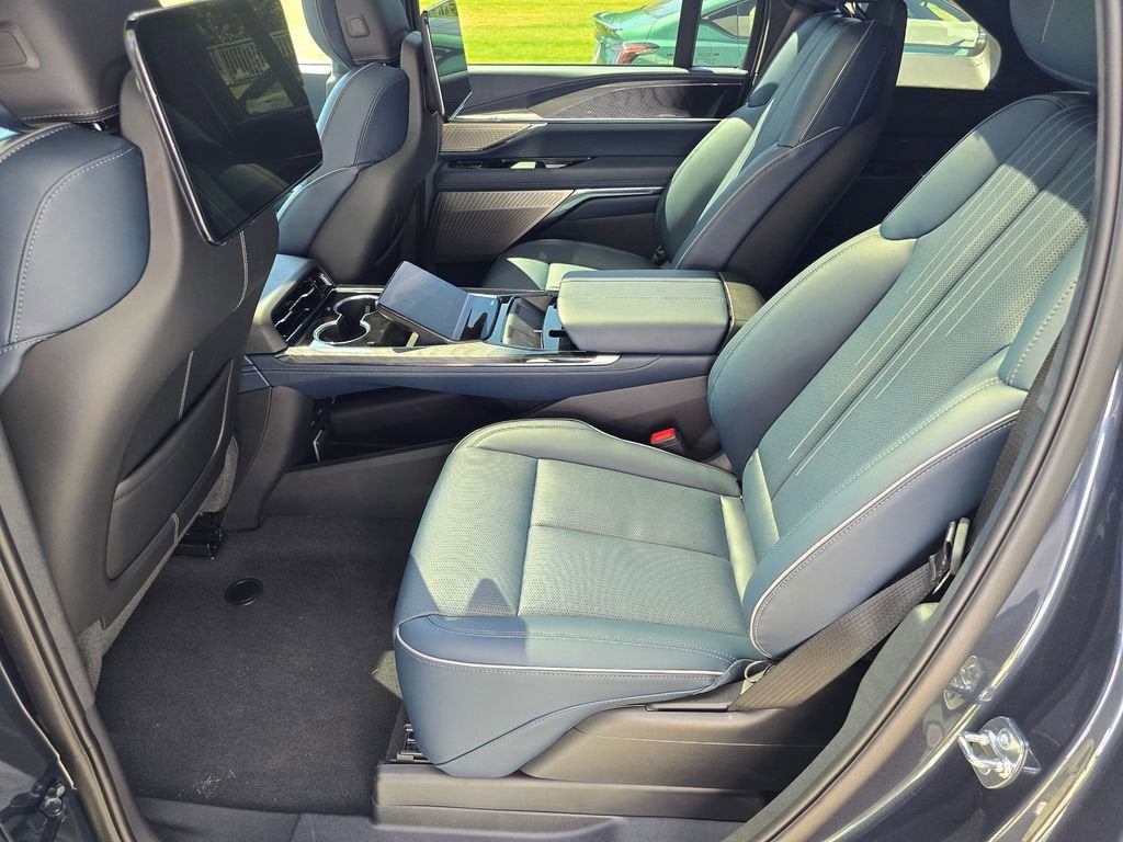 2025 Cadillac ESCALADE IQ Luxury 2