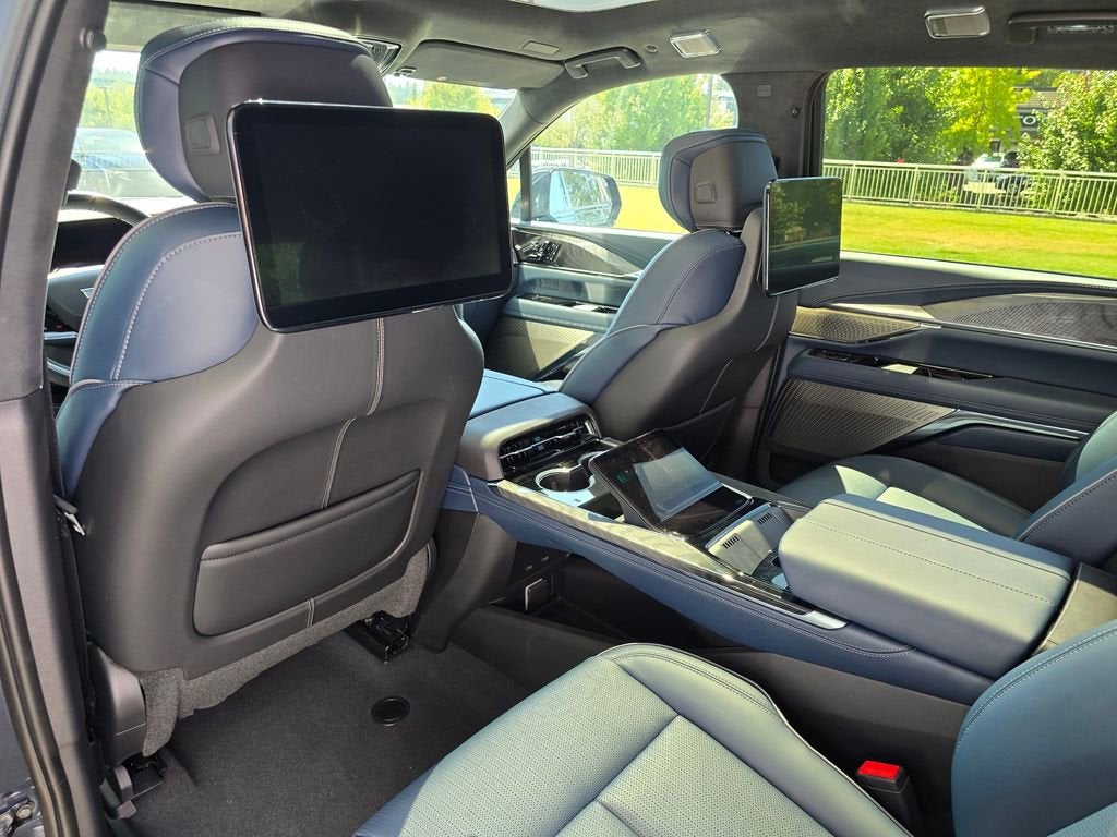 2025 Cadillac ESCALADE IQ Luxury 2