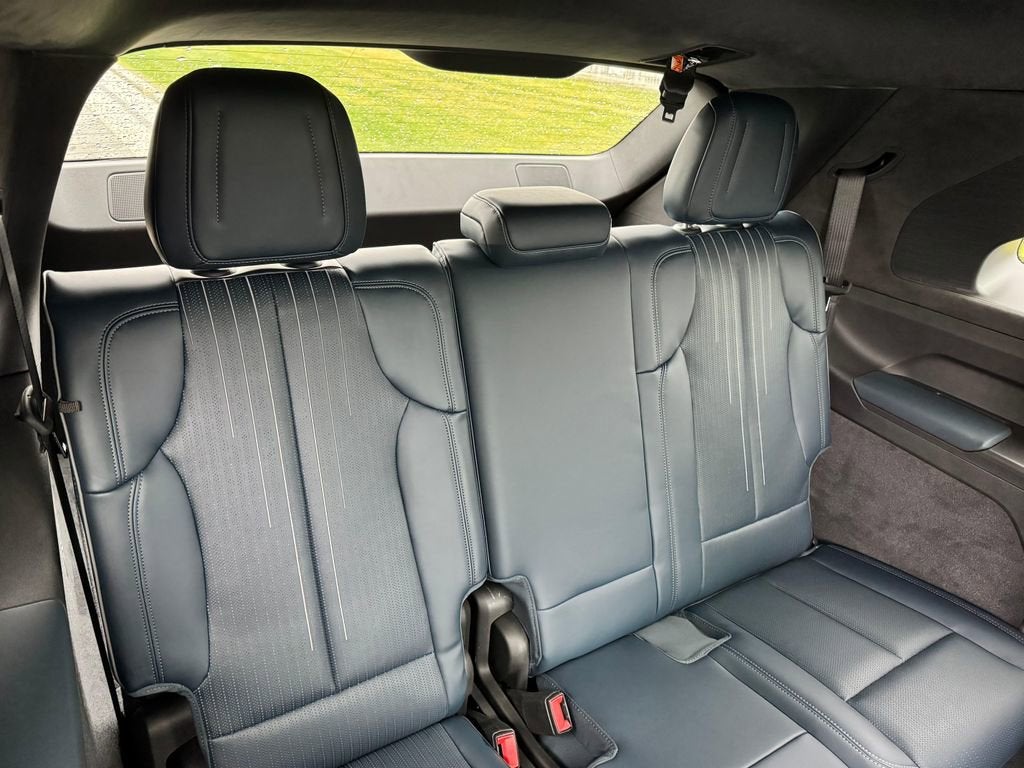 2025 Cadillac ESCALADE IQ Sport 2