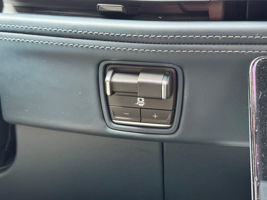 2025 Cadillac ESCALADE IQ Sport 2