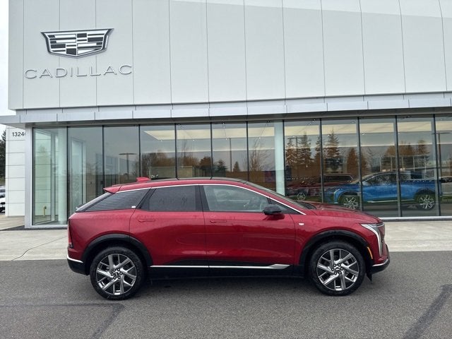 2025 Cadillac OPTIQ Luxury 1