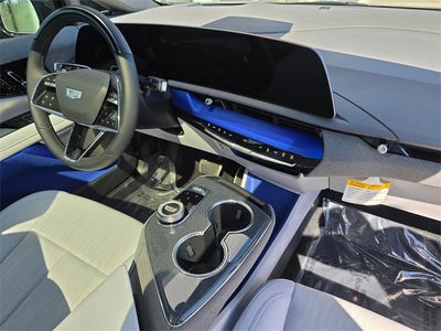 2025 Cadillac OPTIQ Luxury 2