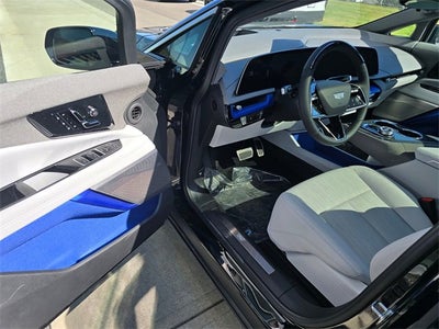 2025 Cadillac OPTIQ Luxury 2