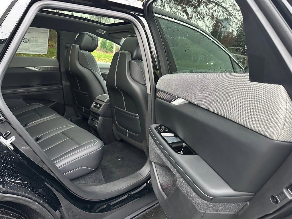 2025 Cadillac OPTIQ Luxury 2