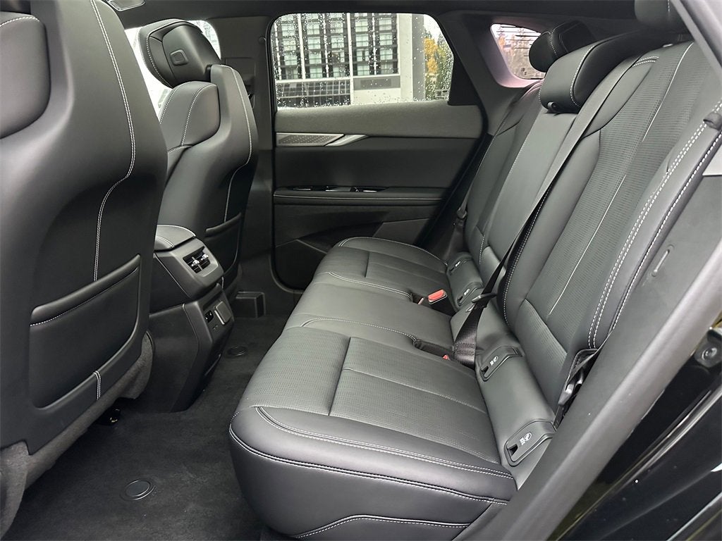 2025 Cadillac OPTIQ Luxury 2