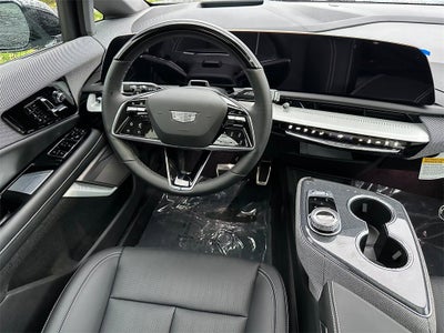 2025 Cadillac OPTIQ Luxury 2