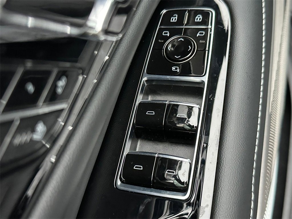 2025 Cadillac OPTIQ Luxury 2