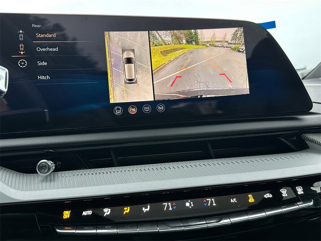 2025 Cadillac OPTIQ Luxury 2