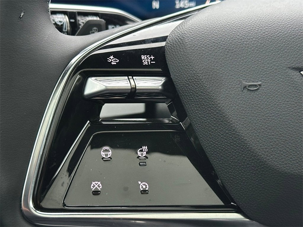 2025 Cadillac OPTIQ Luxury 2