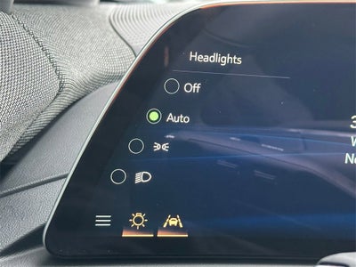 2025 Cadillac OPTIQ Luxury 2