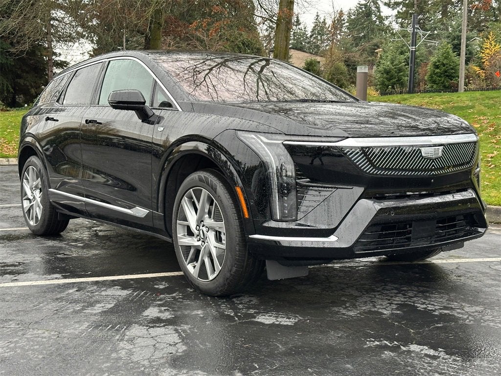 2025 Cadillac OPTIQ Luxury 2