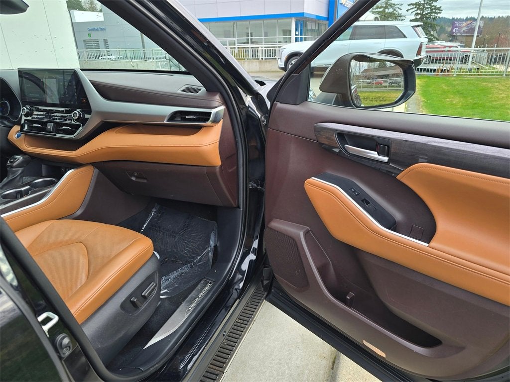 2020 Toyota Highlander Hybrid Platinum