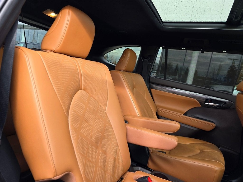 2020 Toyota Highlander Hybrid Platinum