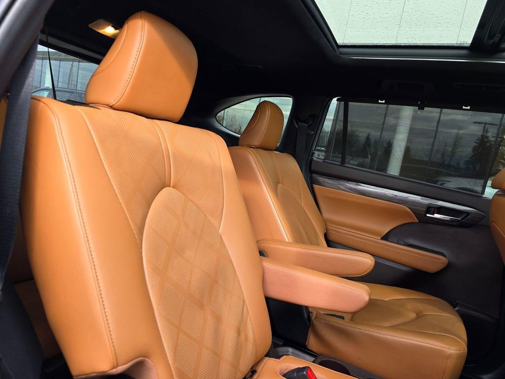 2020 Toyota Highlander Hybrid Platinum