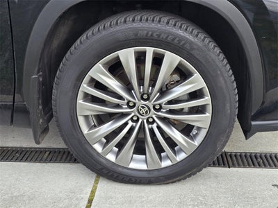 2020 Toyota Highlander Hybrid Platinum