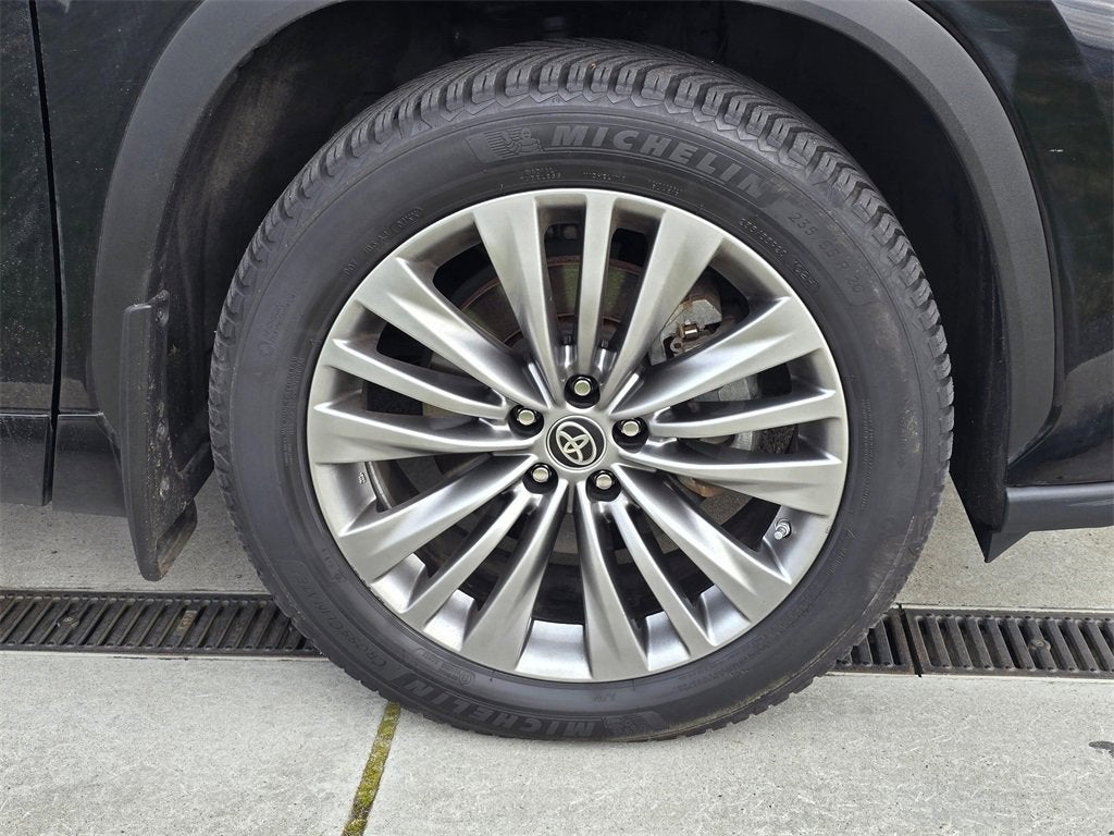 2020 Toyota Highlander Hybrid Platinum