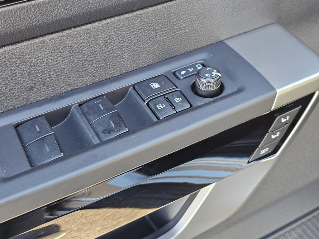 2025 Toyota Sequoia SR5