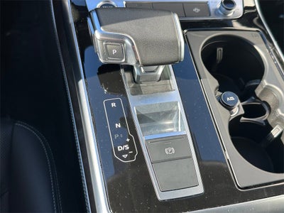 2023 Audi Q8 Premium Plus