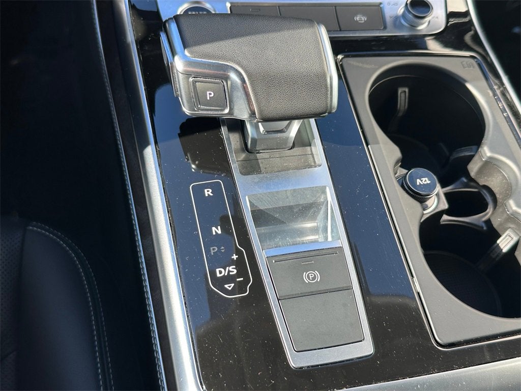 2023 Audi Q8 Premium Plus