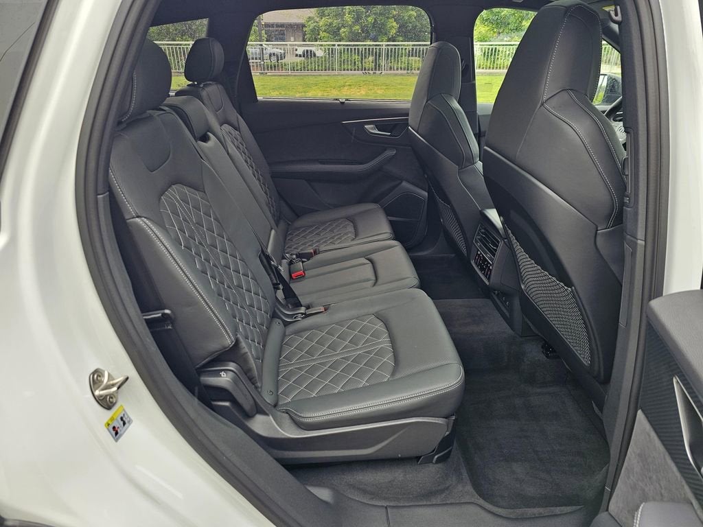 2025 Audi SQ7 Prestige