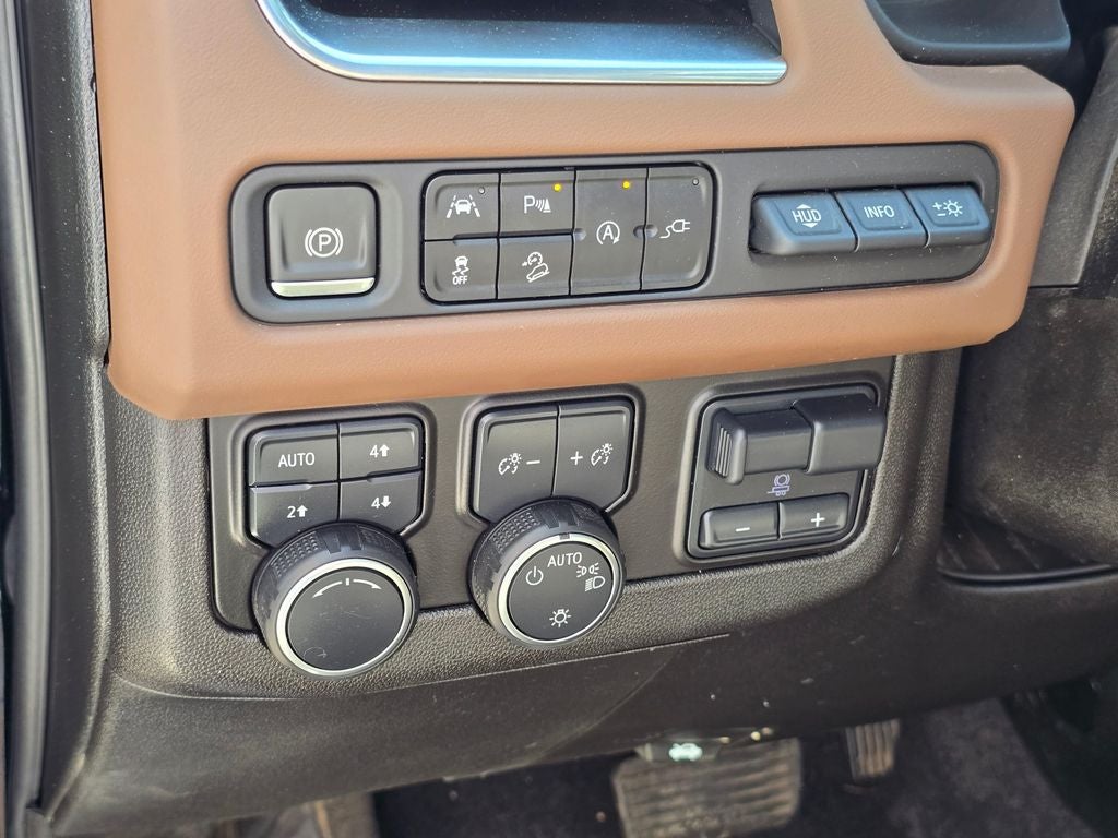 2021 Chevrolet Tahoe High Country rear media