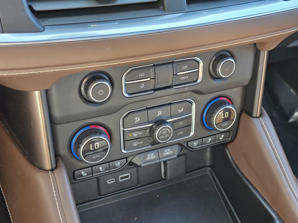 2021 Chevrolet Tahoe High Country rear media