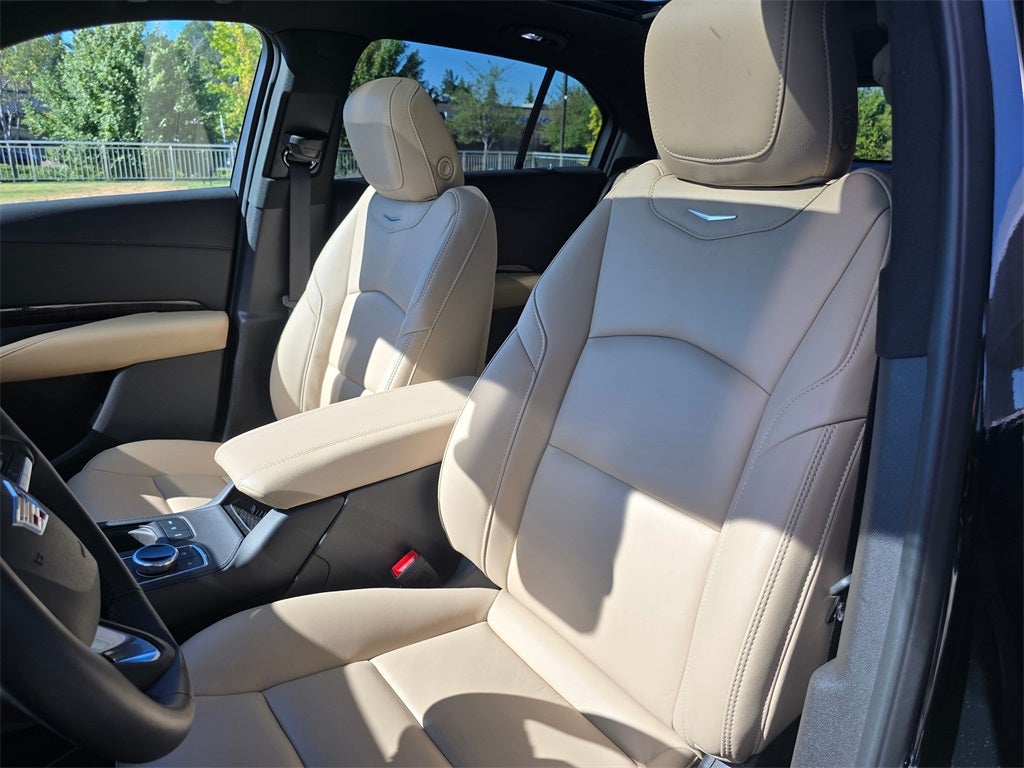 2025 Cadillac XT4 Premium Luxury