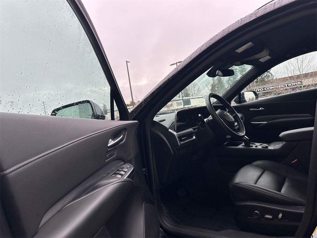 2025 Cadillac XT4 Premium Luxury