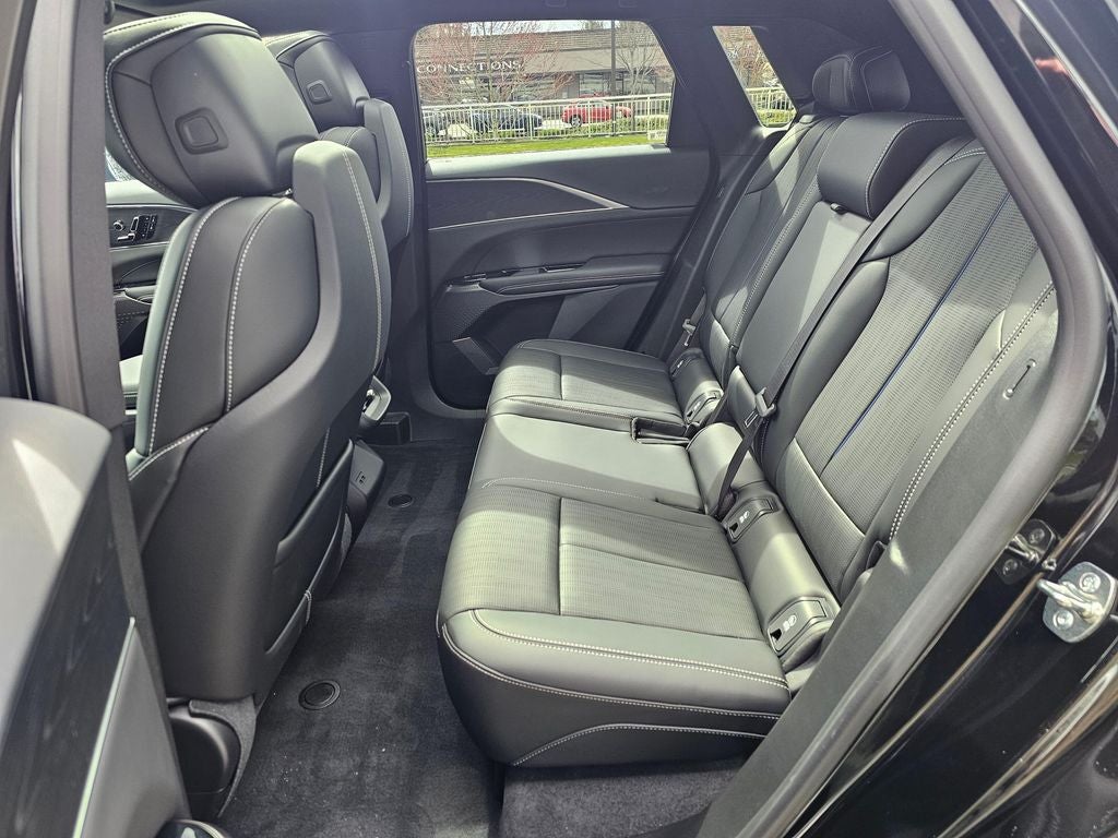 2025 Cadillac LYRIQ Sport