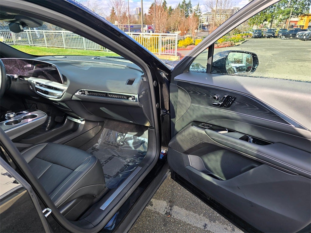 2025 Cadillac LYRIQ Sport