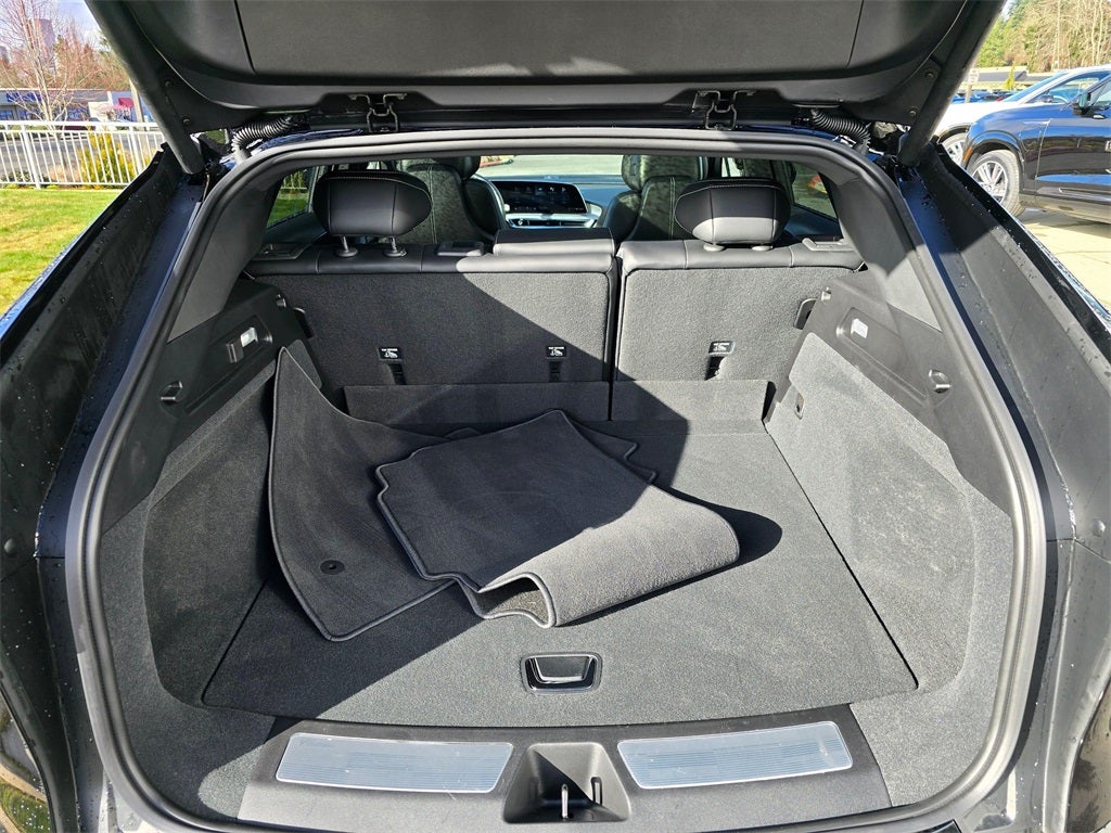 2025 Cadillac LYRIQ Sport