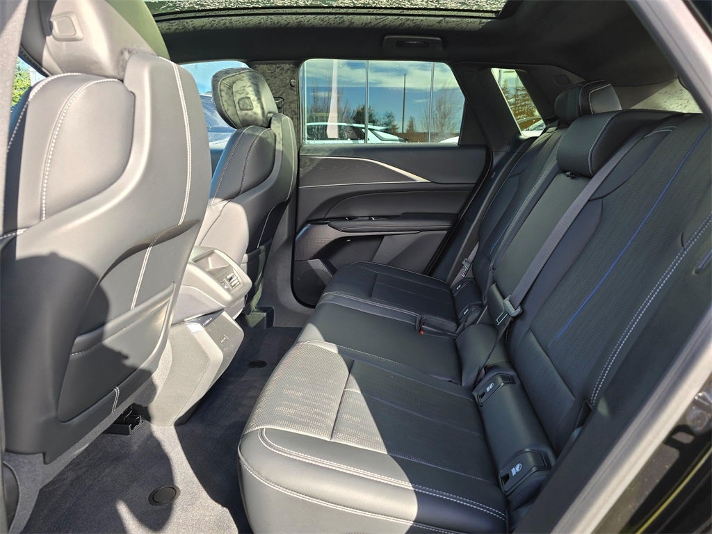 2025 Cadillac LYRIQ Sport