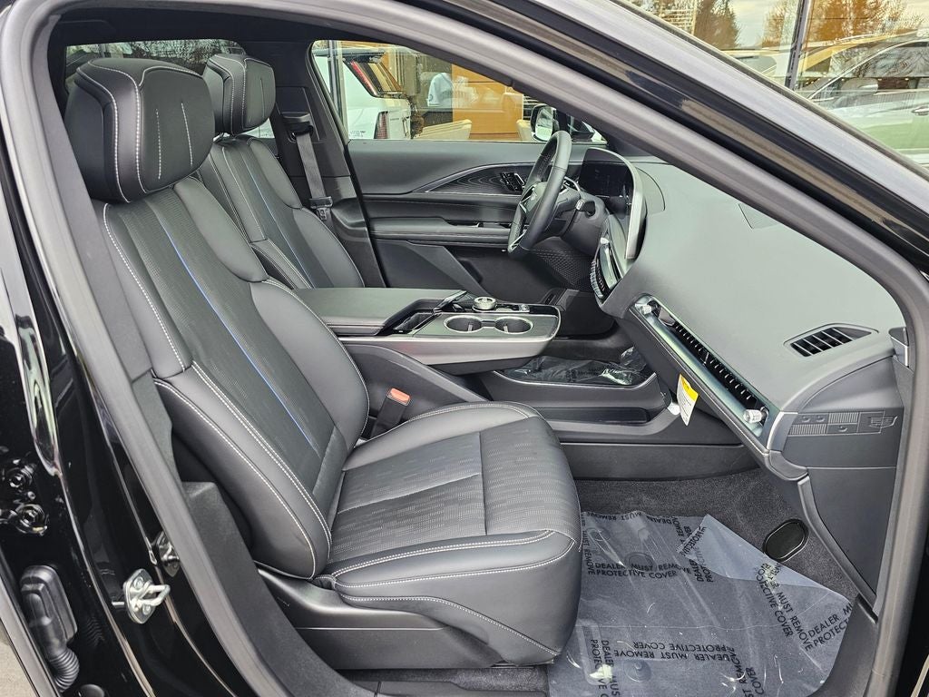 2025 Cadillac LYRIQ Sport