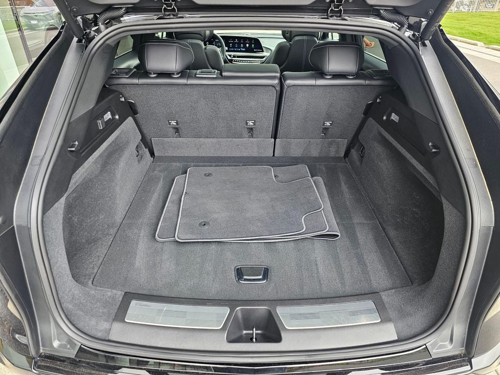 2025 Cadillac LYRIQ Sport