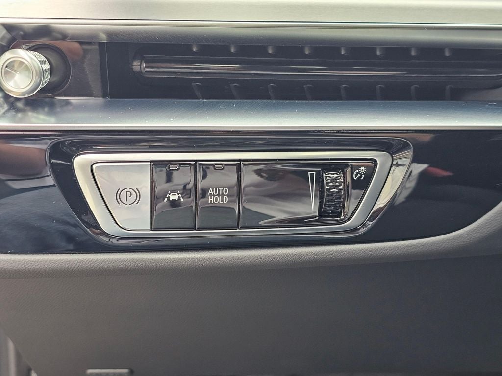 2025 Cadillac LYRIQ Sport