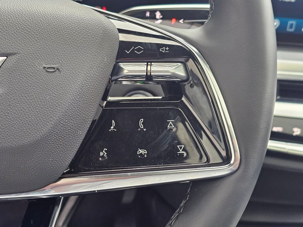 2025 Cadillac LYRIQ Sport