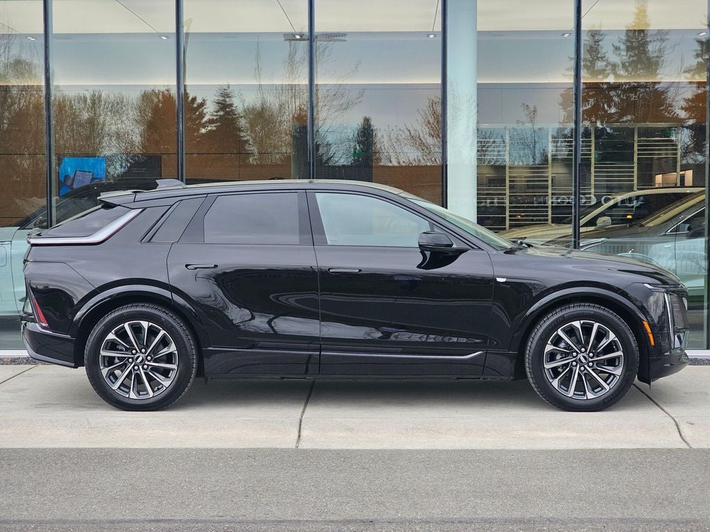 2025 Cadillac LYRIQ Sport