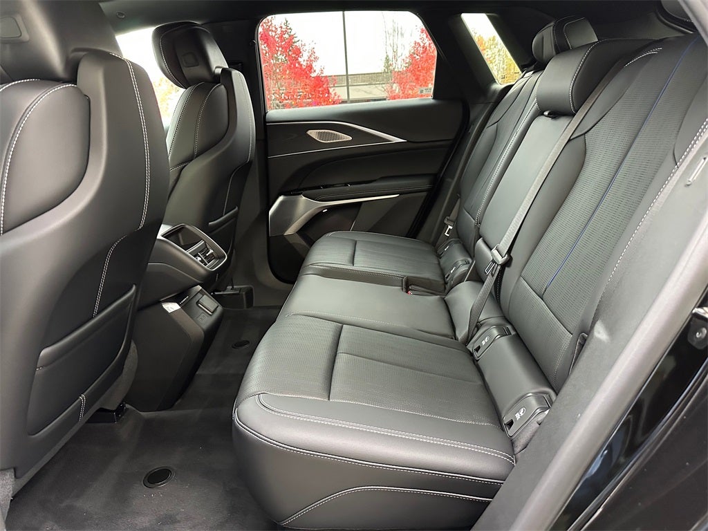 2025 Cadillac LYRIQ Sport