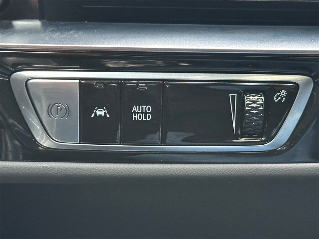 2025 Cadillac LYRIQ Sport