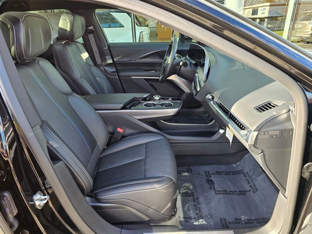 2025 Cadillac LYRIQ Sport