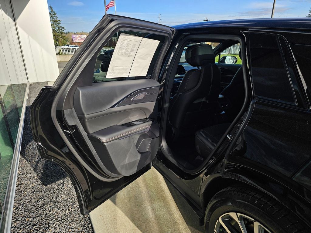 2025 Cadillac LYRIQ Sport