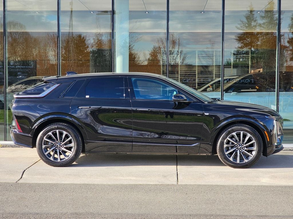 2025 Cadillac LYRIQ Sport