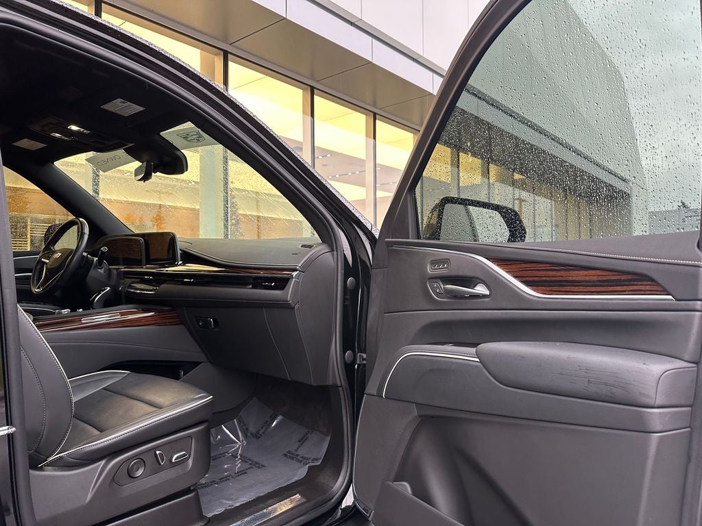 2023 Cadillac Escalade ESV Premium