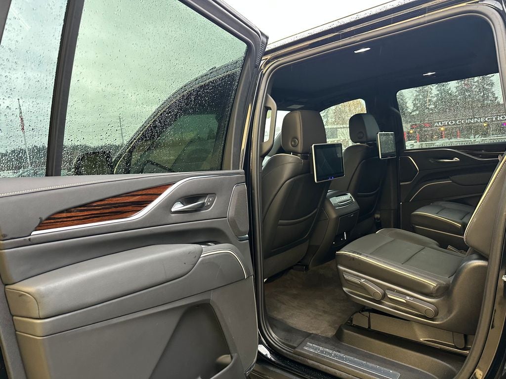 2023 Cadillac Escalade ESV Premium
