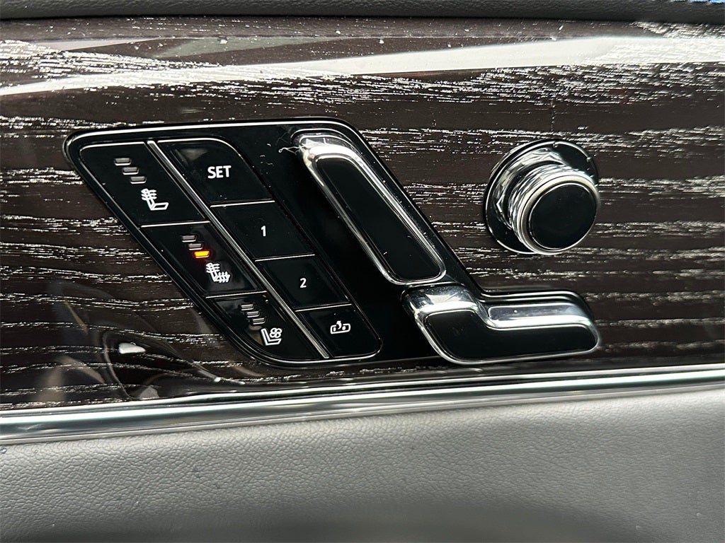 2025 Cadillac ESCALADE IQ Luxury 1